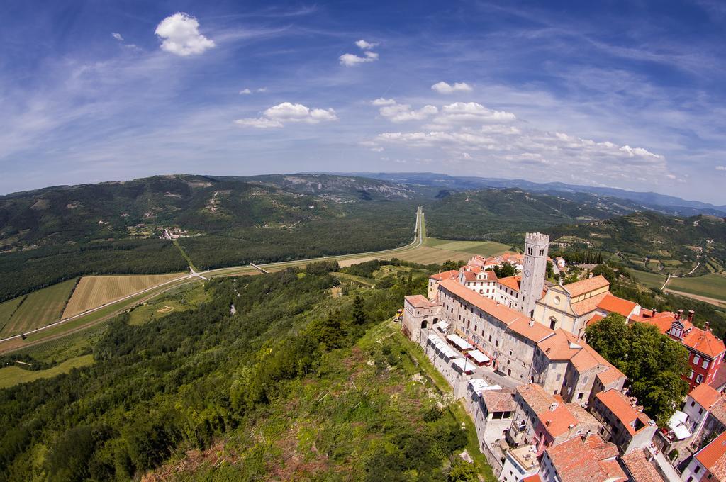 Guesthouse Villa Marija Motovun Exterior photo